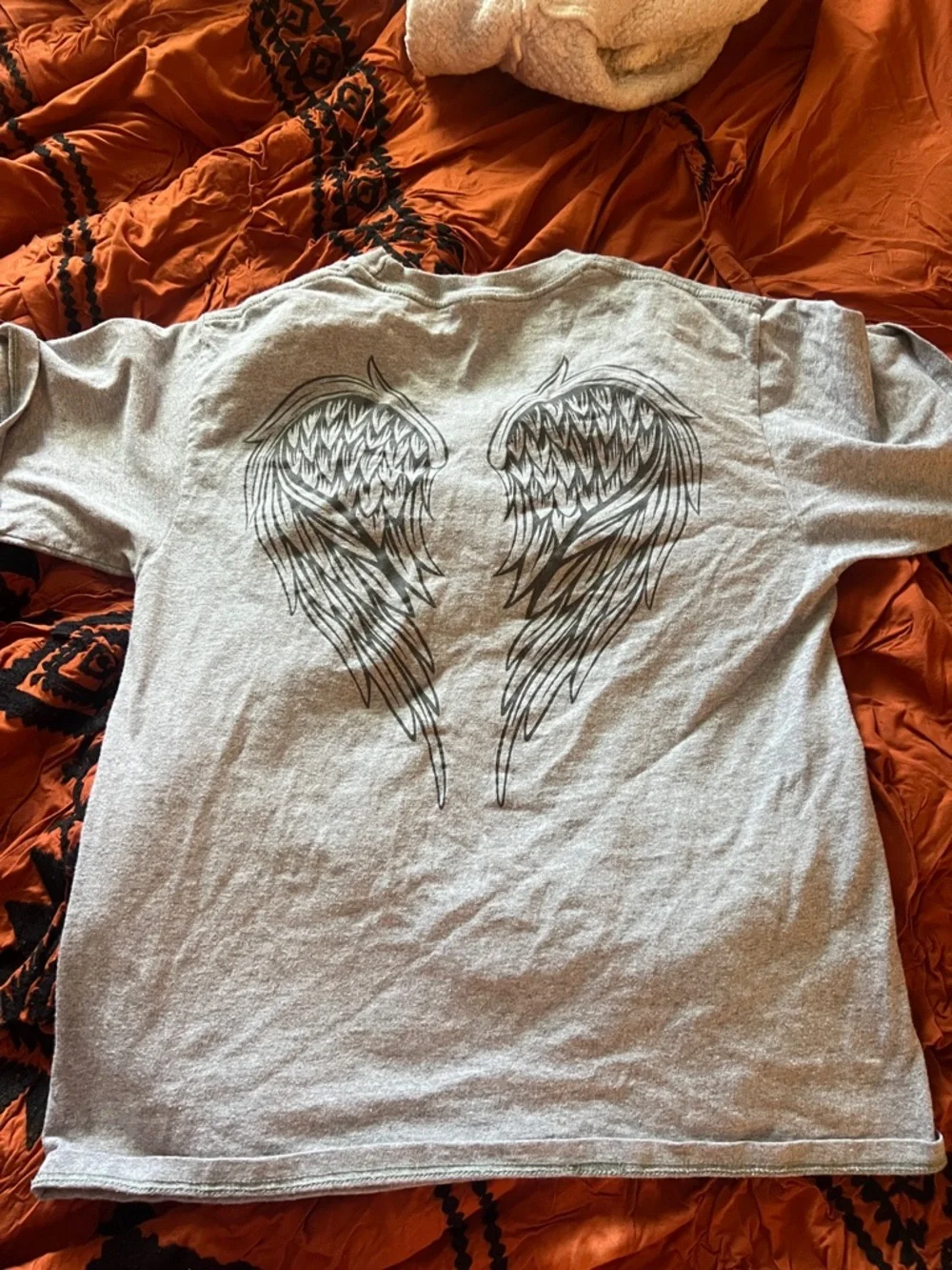 Betty Boop Grey Tee with Purple Wings and Red Roses Graphic - Picture 2 of 2